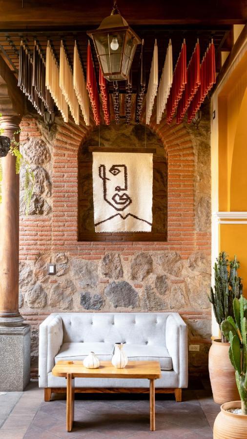 Mestizo Antigua Buitenkant foto