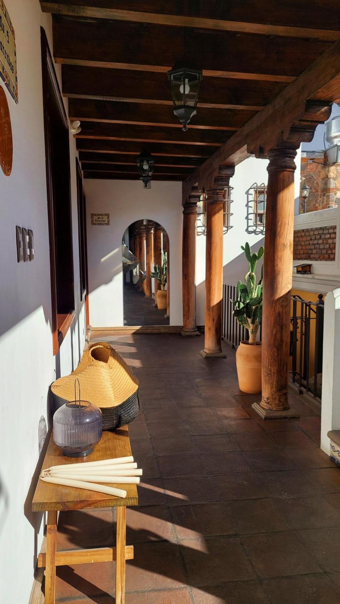Mestizo Antigua Buitenkant foto